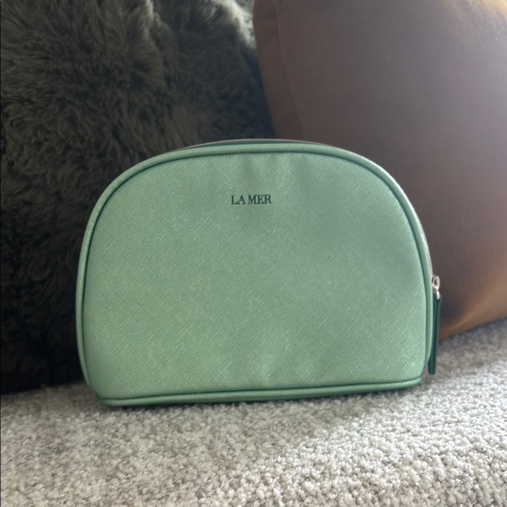 NWOT La Mer Mint Green Travel Pouch